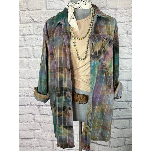 Reworked/upcycled flannel shirt - Picture 1 of 7